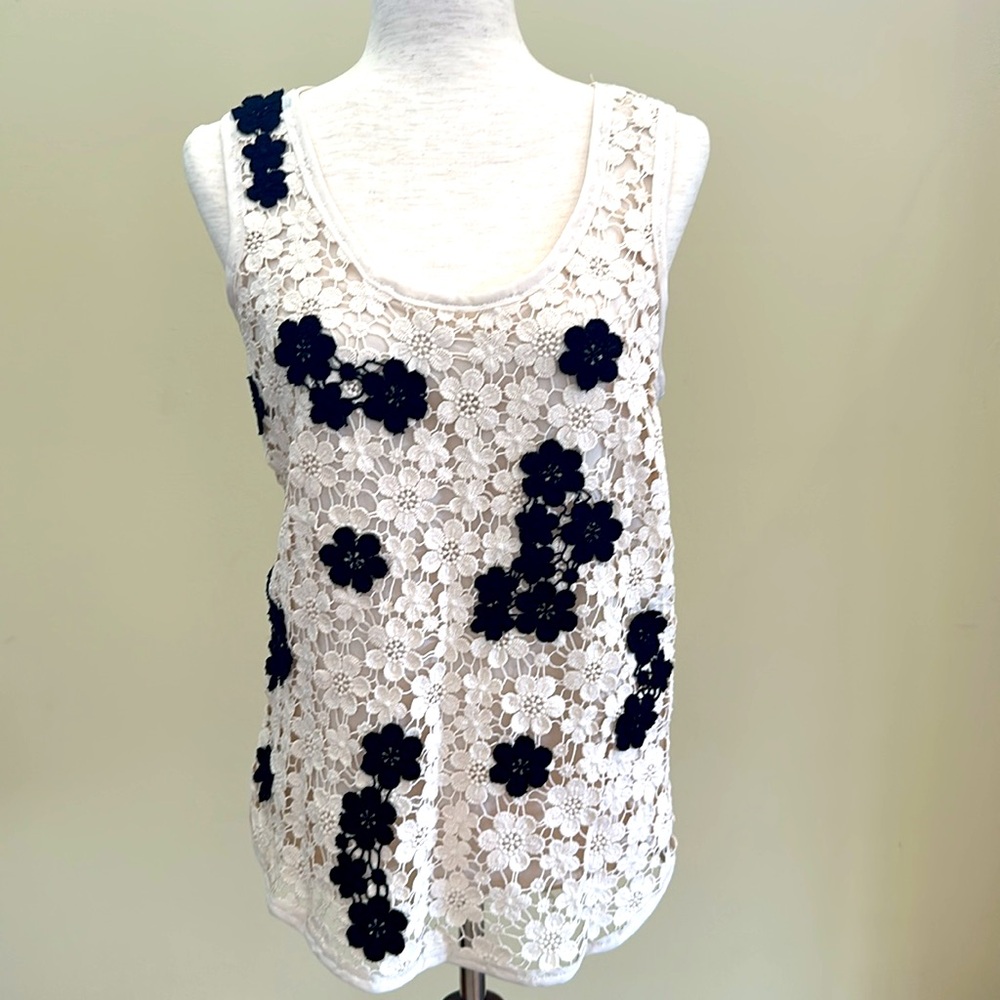 Anthropologie (Dolan) )embroidered tank top. NWT size Small